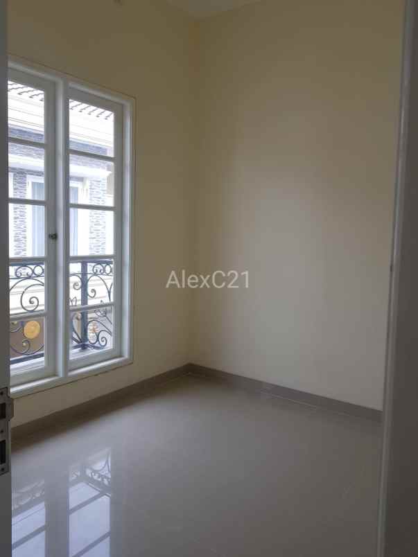 dijual rumah jagakarsa