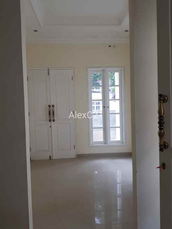 dijual rumah jagakarsa