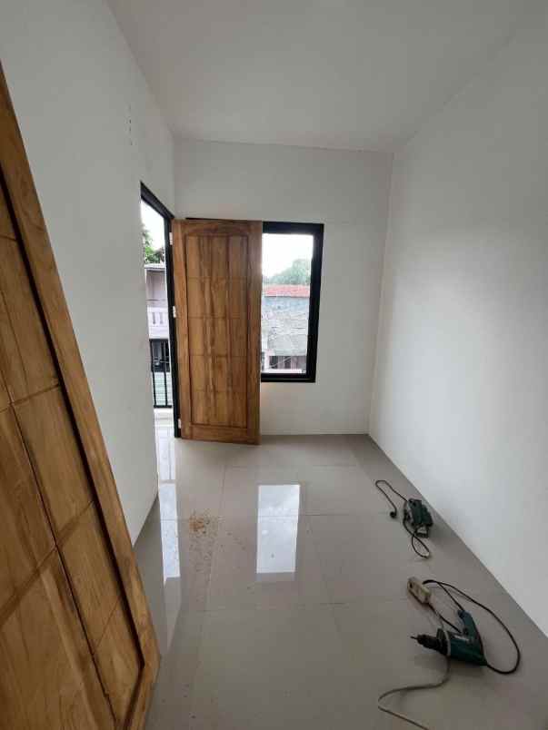 dijual rumah jagakarsa