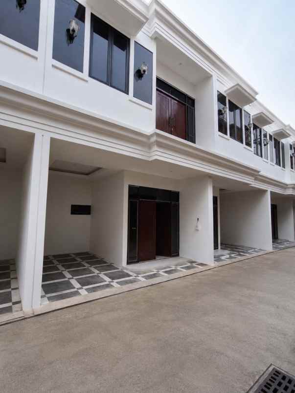 dijual rumah jagakarsa