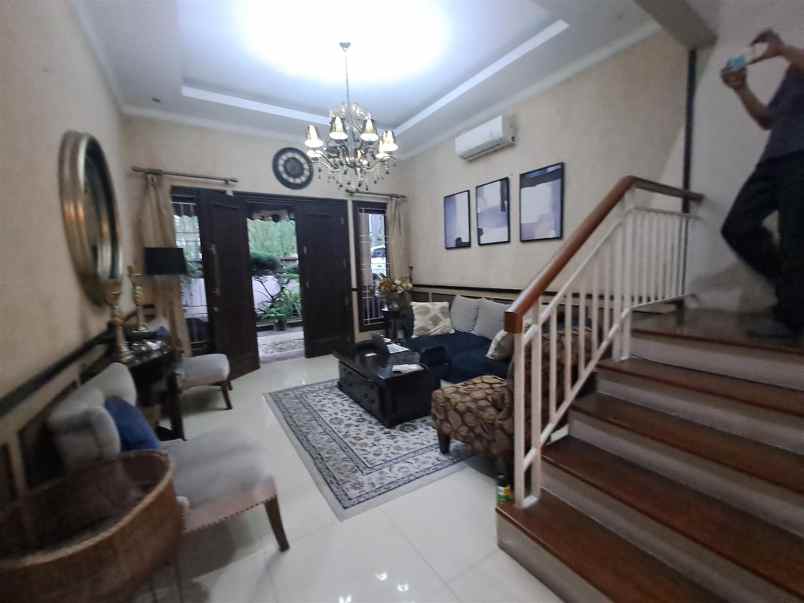 dijual rumah jakarta timur duren sawit