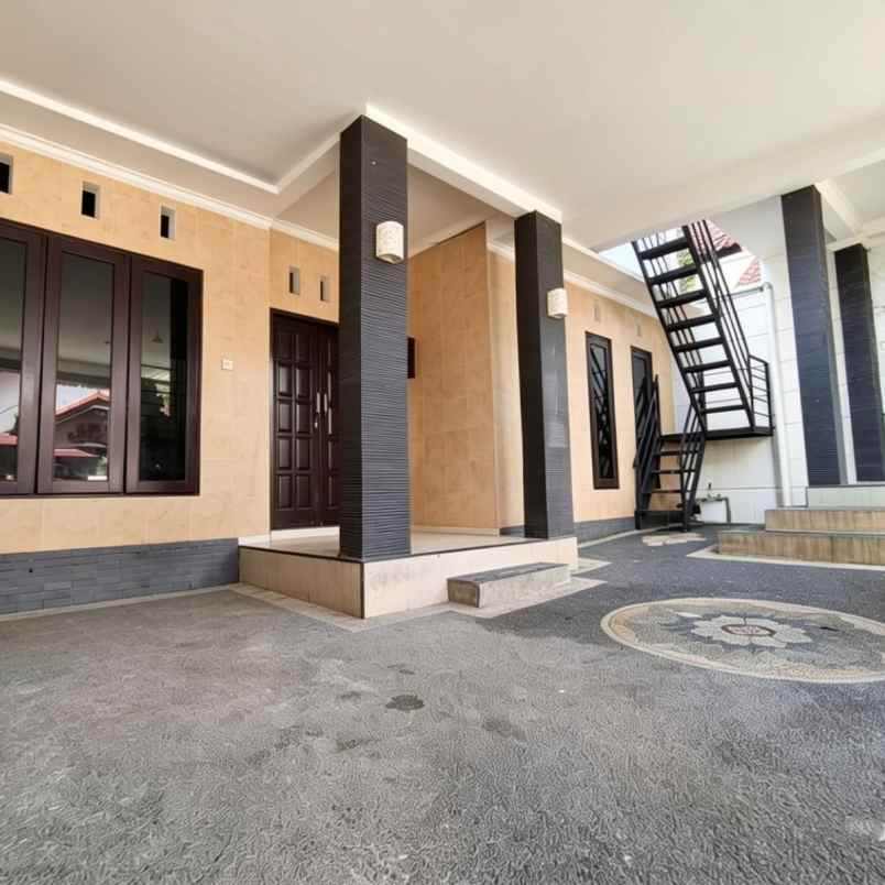 dijual rumah jalan andakasa