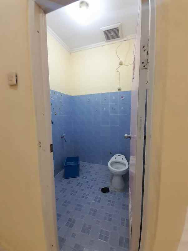 dijual rumah jalan angke indah