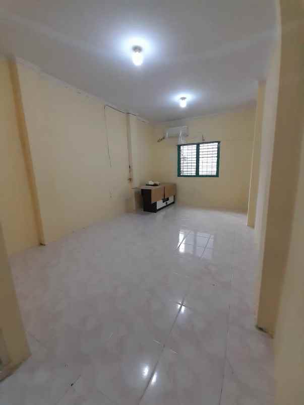dijual rumah jalan angke indah