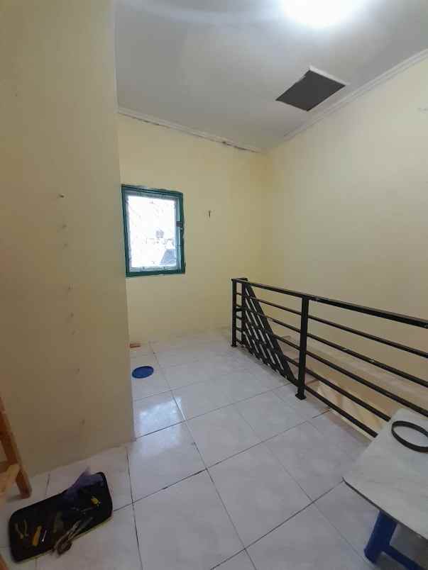 dijual rumah jalan angke indah