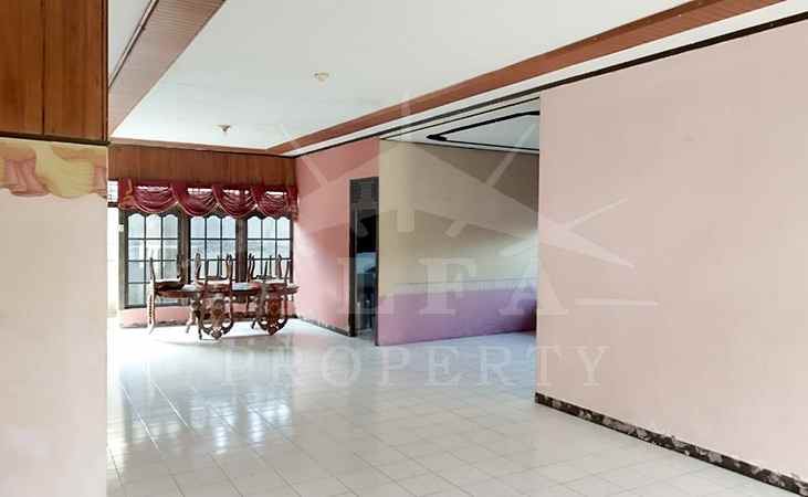 dijual rumah jalan budi karya