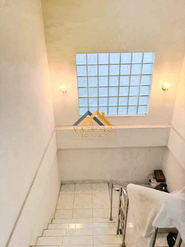 dijual rumah jalan cik ditiro dalam medan