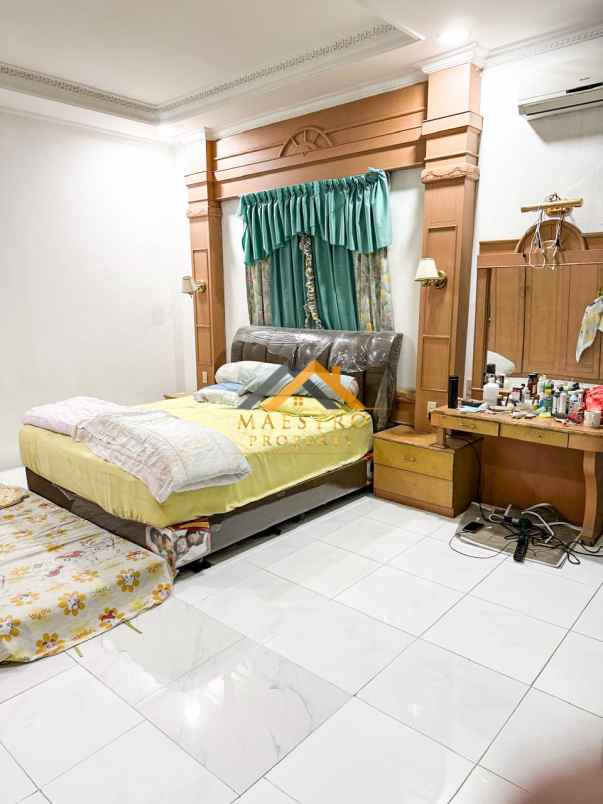 dijual rumah jalan cik ditiro dalam medan