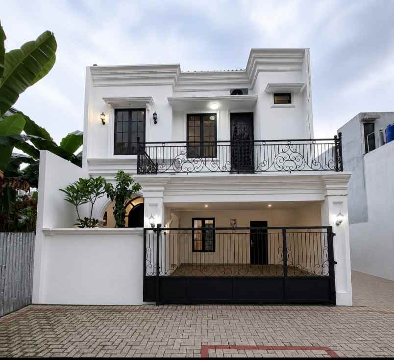 dijual rumah jalan desa putra srengseng