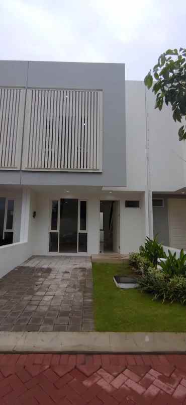 dijual rumah jalan dian istana