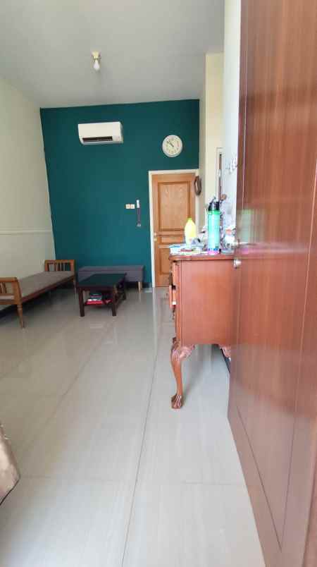 dijual rumah jalan elang raya