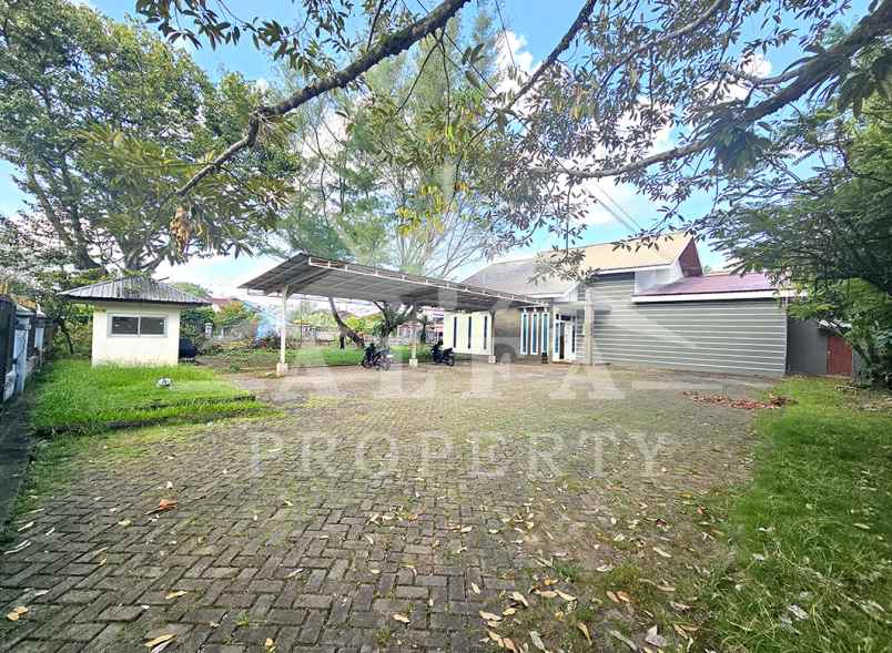 dijual rumah jalan enggano