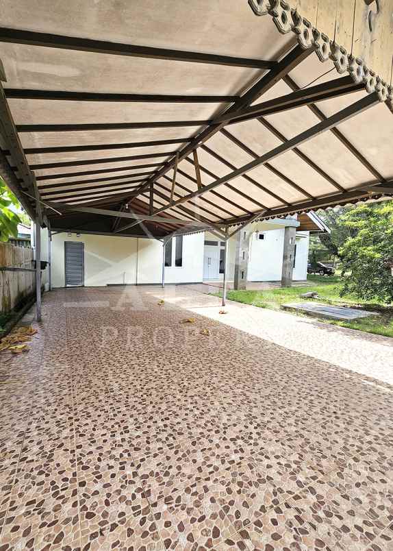dijual rumah jalan enggano