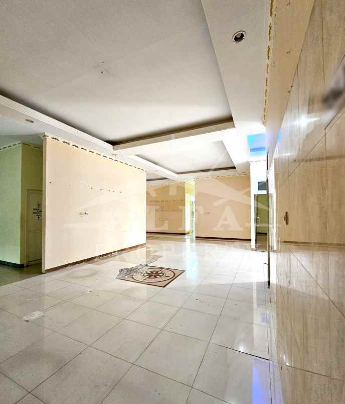 dijual rumah jalan enggano