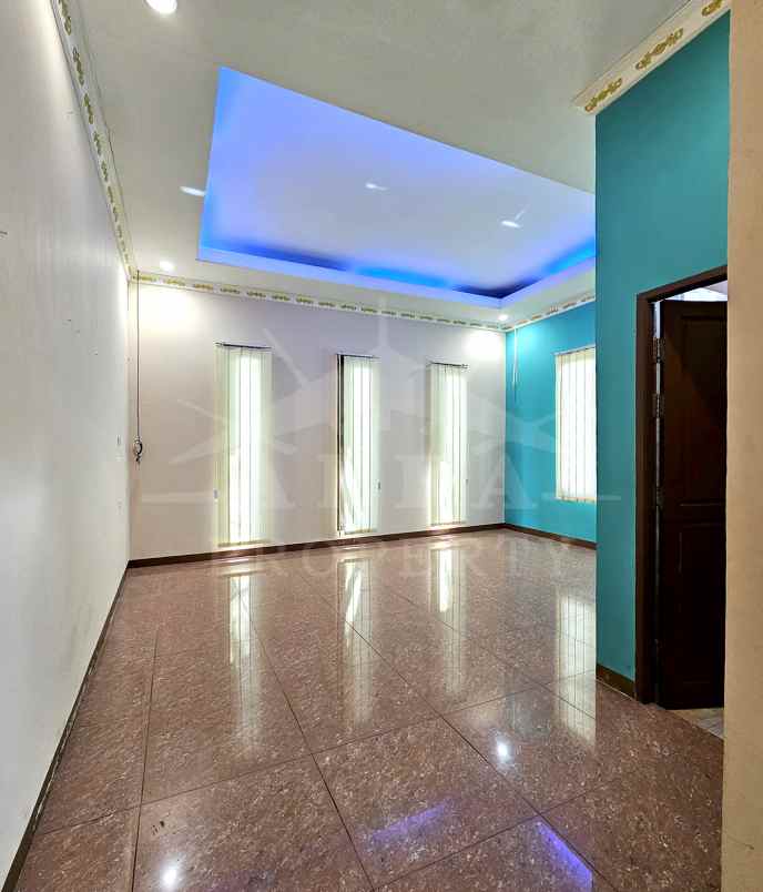 dijual rumah jalan enggano