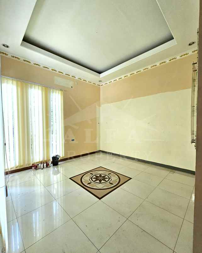 dijual rumah jalan enggano