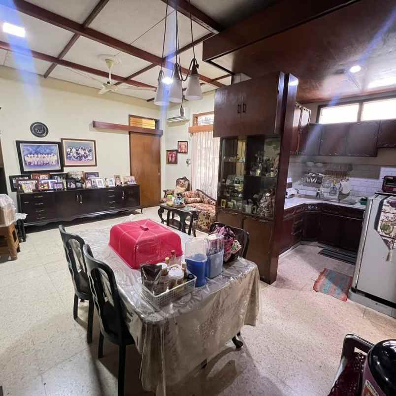 dijual rumah jalan kartini