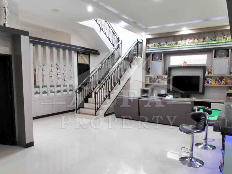 dijual rumah jalan karya baru