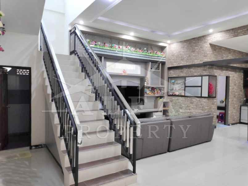 dijual rumah jalan karya baru
