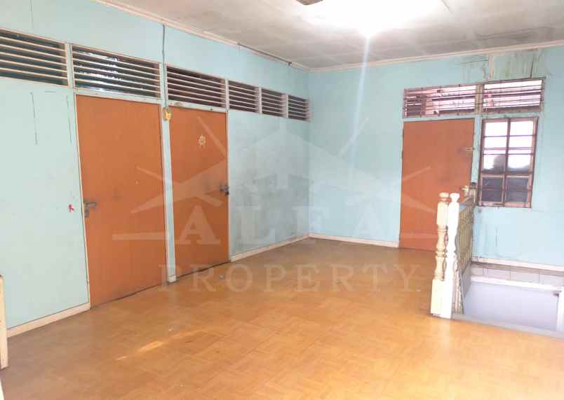 dijual rumah jalan meranti