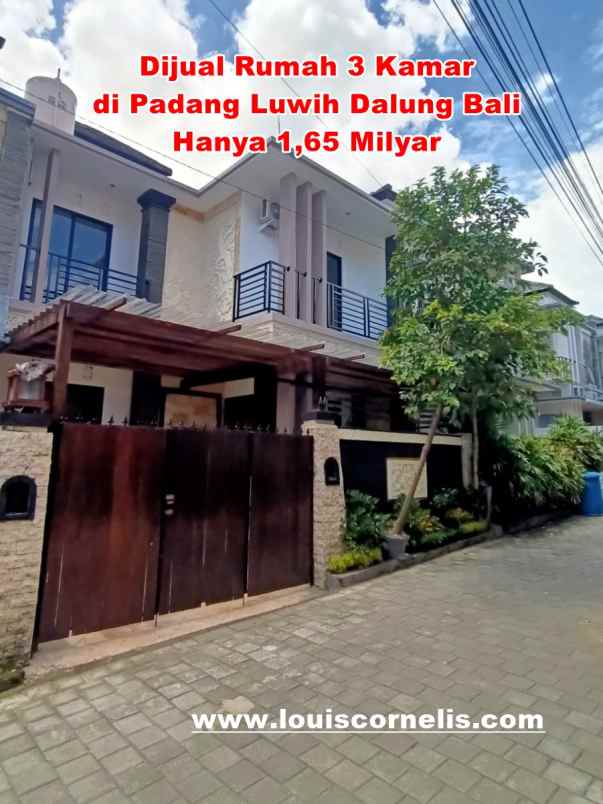 dijual rumah jalan padang luwih