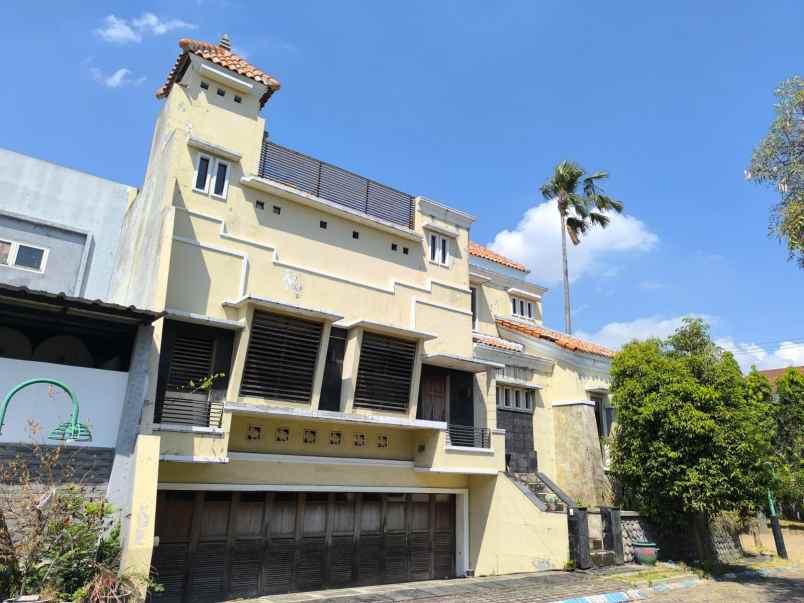 dijual rumah jalan pinus asri