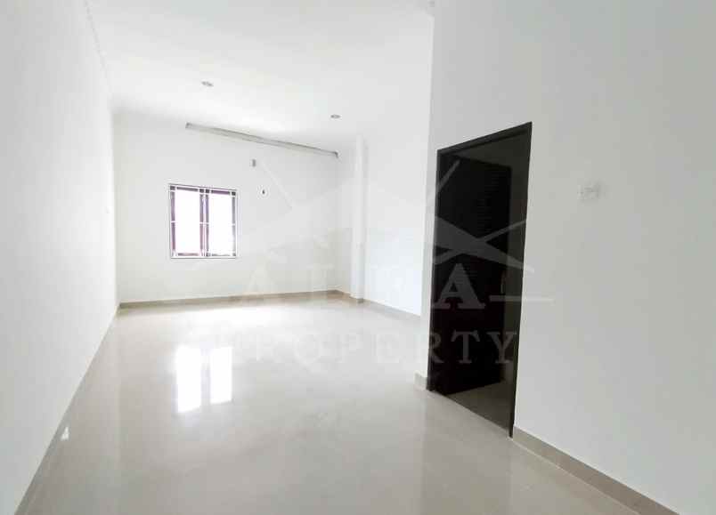 dijual rumah jalan putri candramidi