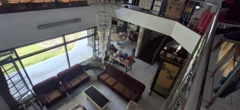 dijual rumah jalan raya darmo harapan