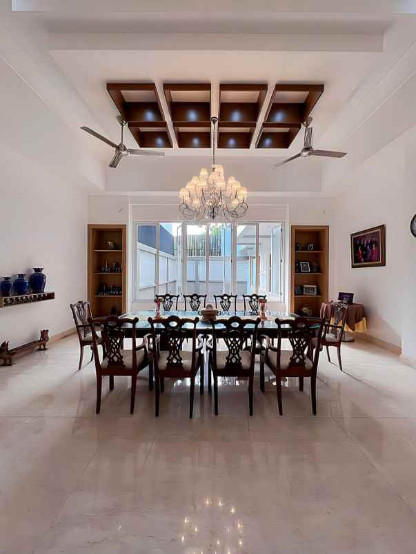 dijual rumah jalan raya lebak bulus