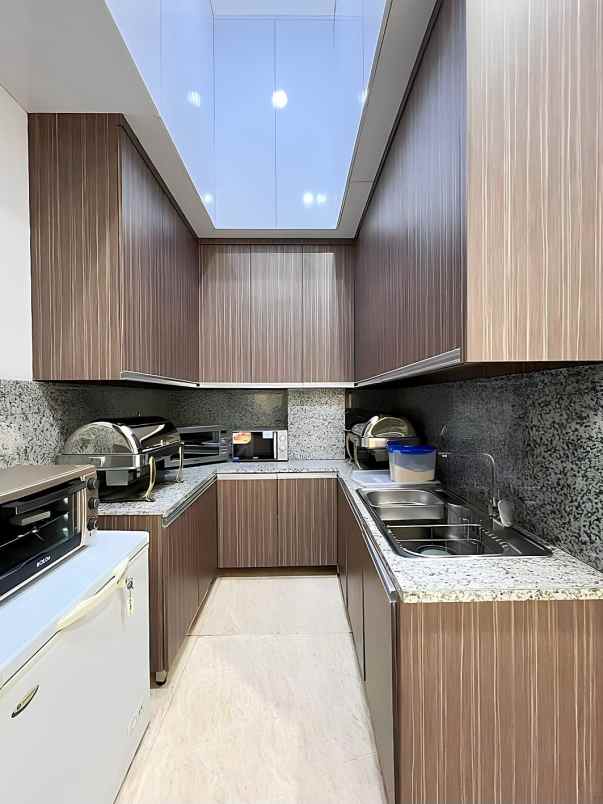 dijual rumah jalan raya lebak bulus
