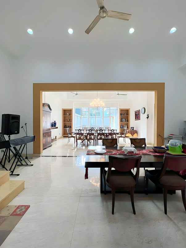 dijual rumah jalan raya lebak bulus