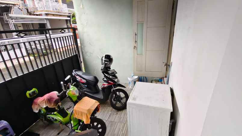dijual rumah jalan satsui tubun gadang