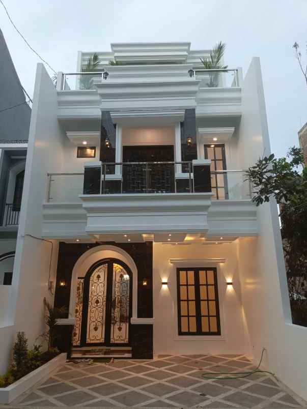 dijual rumah jalan sirsak jagakarsa