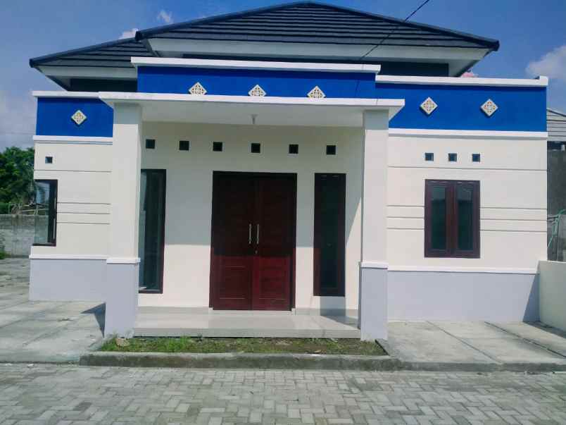 dijual rumah jalan sorogenen