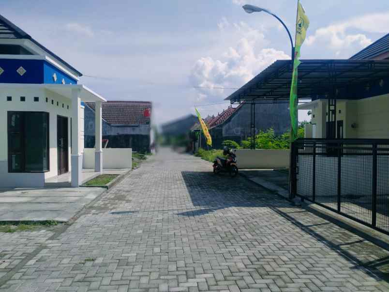 dijual rumah jalan sorogenen