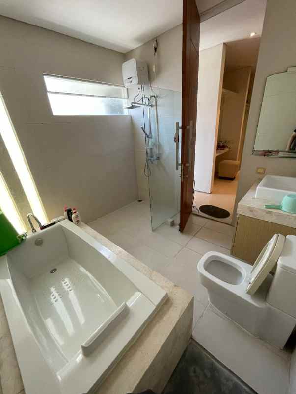 dijual rumah jalan stamford place citraland