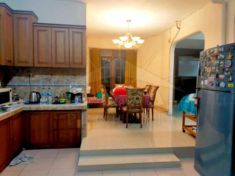dijual rumah jalan suhada