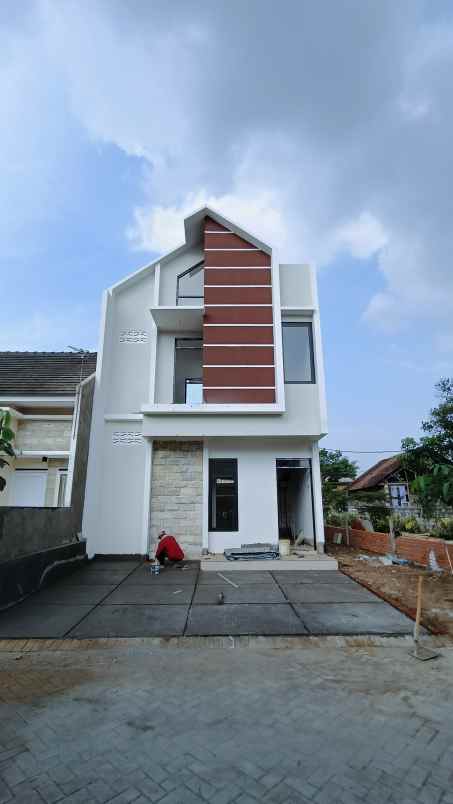 dijual rumah jalan sunan ampel