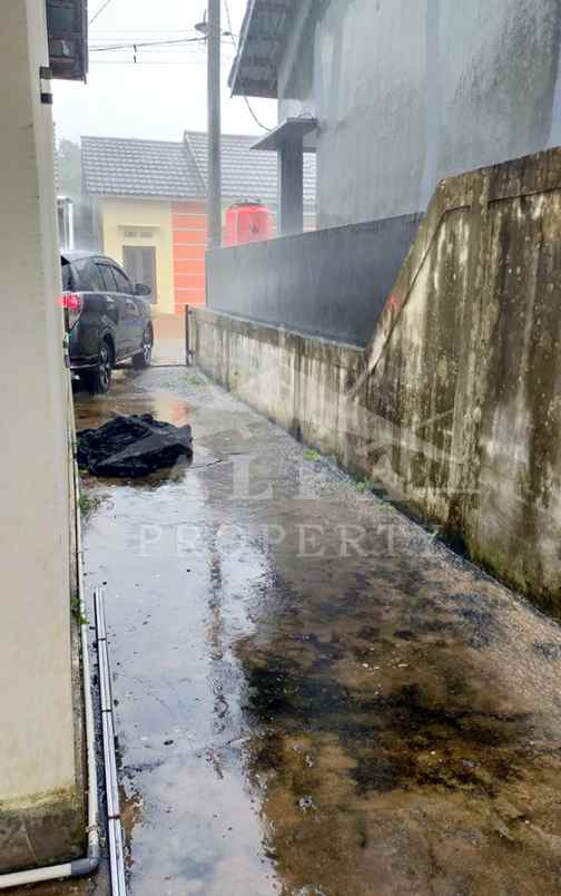 dijual rumah jalan sungai raya dalam