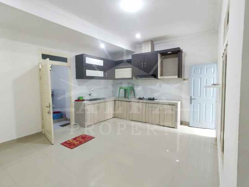 dijual rumah jalan sungai raya dalam