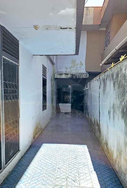 dijual rumah jalan suprapto