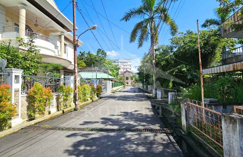 dijual rumah jalan suprapto
