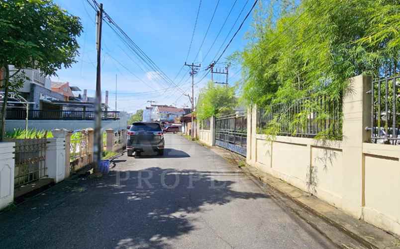 dijual rumah jalan suprapto