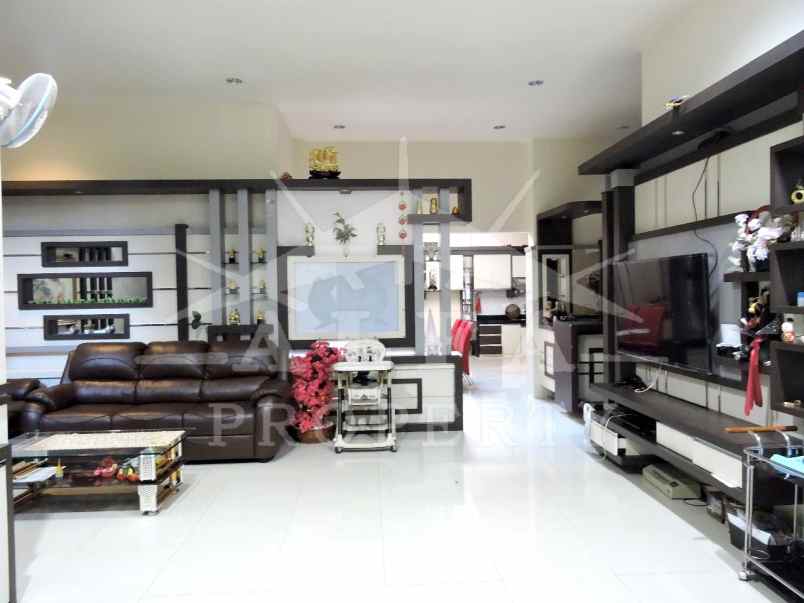dijual rumah jalan surya