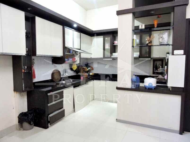 dijual rumah jalan surya