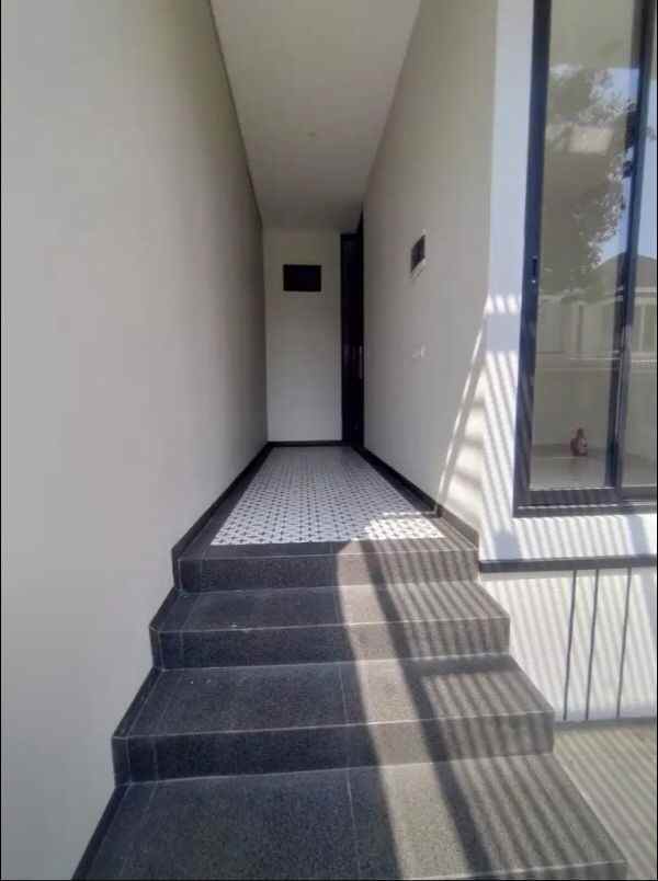 dijual rumah jalan taman puspa raya