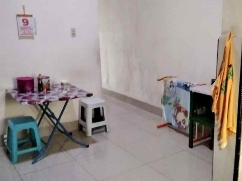 dijual rumah jalan tirtosari komplek 12