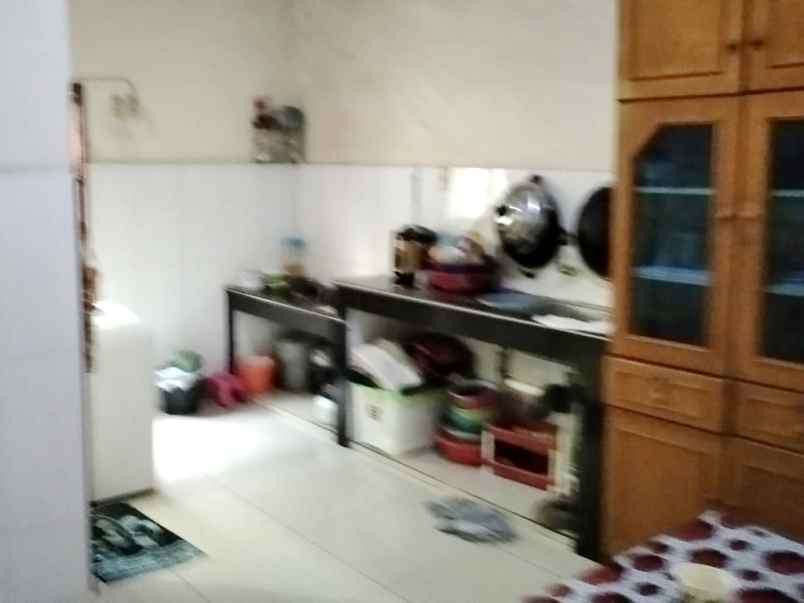 dijual rumah jalan tirtosari komplek 12