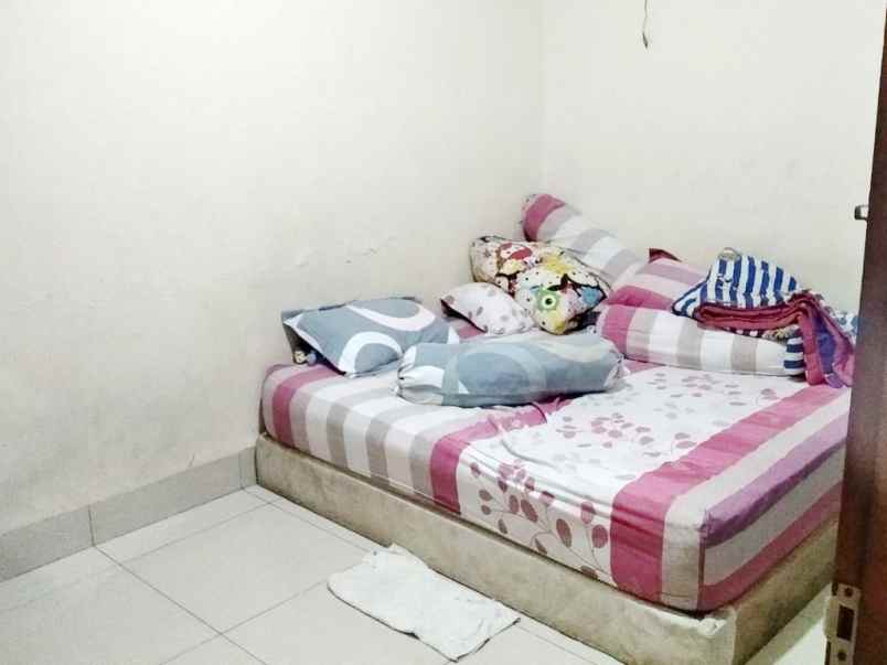 dijual rumah jalan tirtosari komplek 12