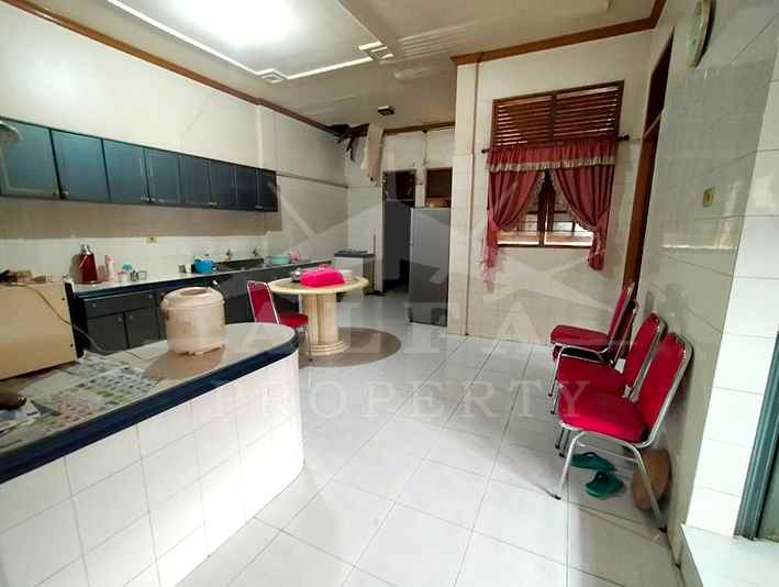 dijual rumah jalan wr supratman